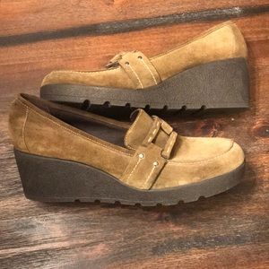 ✨NWOT✨Aerosoles Green Suede Loafer Platform Wedges